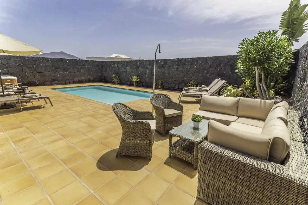 Villa Azure - Lh122 By Villas Now Ltd Playa Blanca  Spain