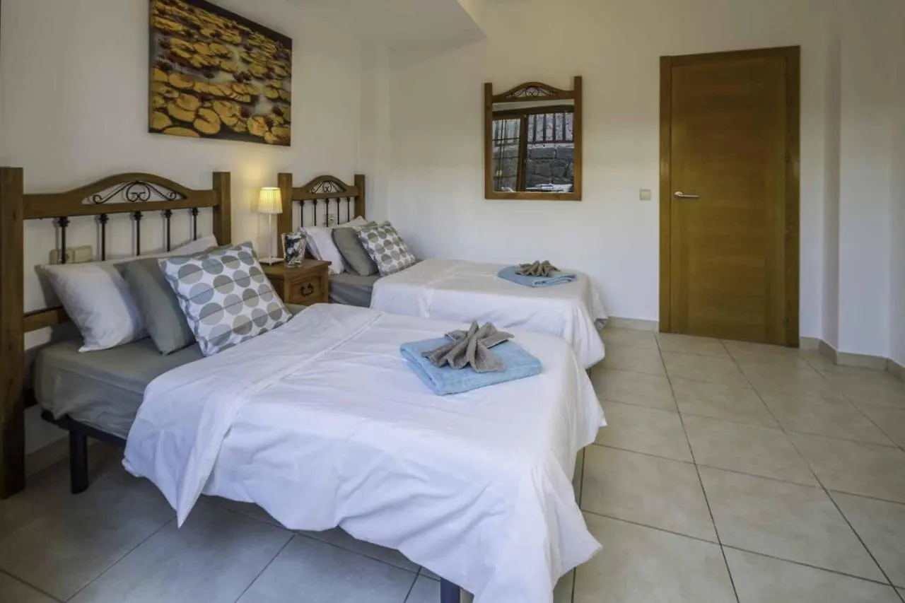 Villa Azure - Lh122 By Villas Now Ltd Playa Blanca   Playa Blanca (Lanzarote)